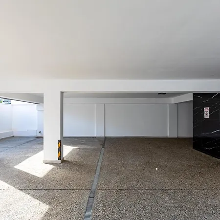 Yamas Urban Living Platinum Key Apartment