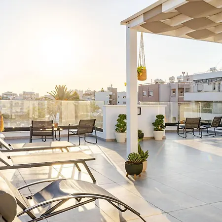 Yamas Urban Living Platinum Key Aparthotel