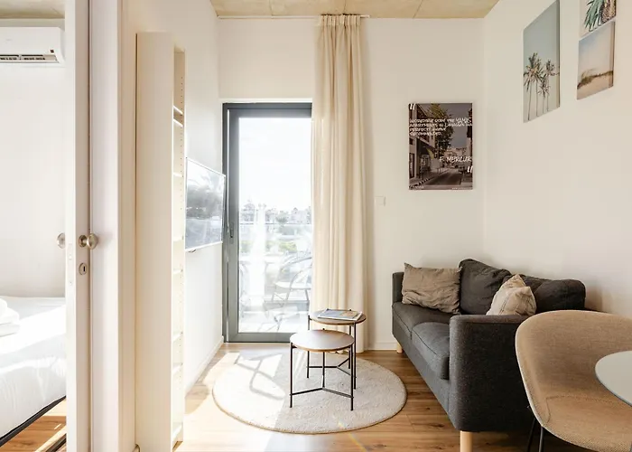 Yamas Urban Living Platinum Key